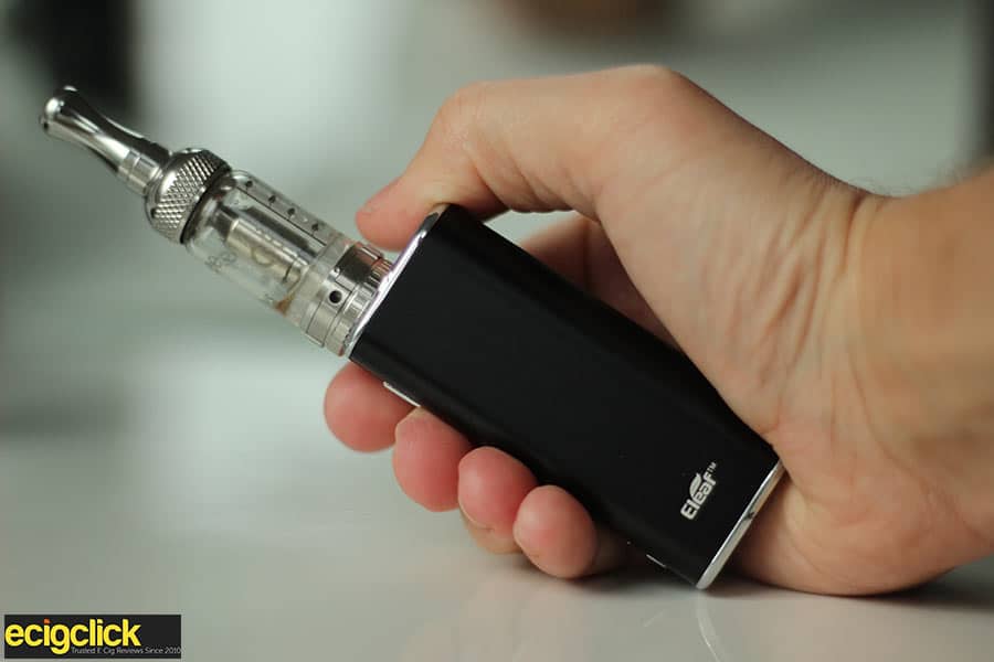 Eleaf iStick 20W in the hand