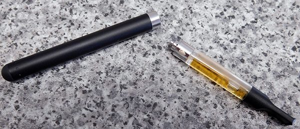 kanavape-cbd-vape-pen-and-cartridge