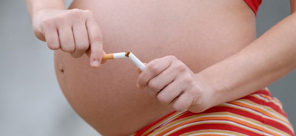 pregnant-woman-vaping