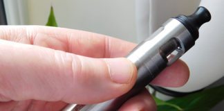 Innokin Endura T20 Review – A Good Addition To The Endura Range? Innokin Endura T20 1000mah in hand