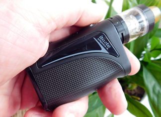 Innokin kroma-a kit in hand