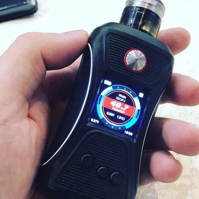 GTRS VBOY 200 TC Box MOD in hand