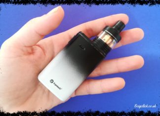 Joyetech Exceed D22 kit in hand