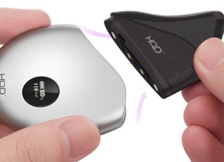 changing the pod on the HQD Comma