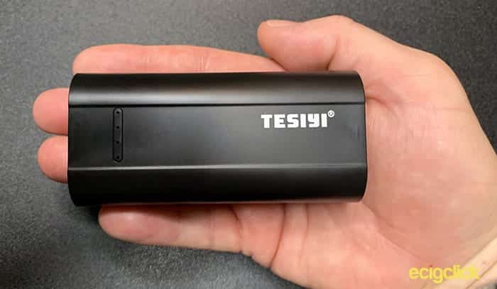 TESIYI T2 Mini Charger in hand