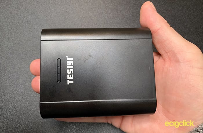 TESIYI T4 Mini Charger in hand