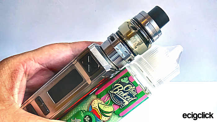 voopoo Alpha zip mini in hand