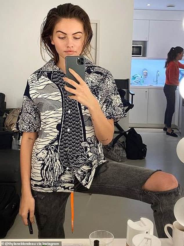 Thylane_Blondeau_JUULing