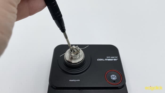 Steamcrave Glaz Mini Screwing down screws onto coil