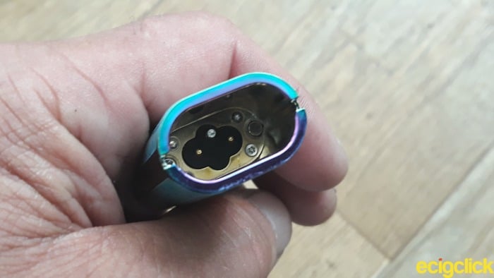 Smok Novo X Pod Kit magnetic contacts inside batter section