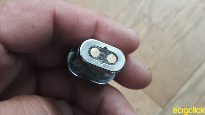 Smok Novo X pod Kit magnetic contacts on pod