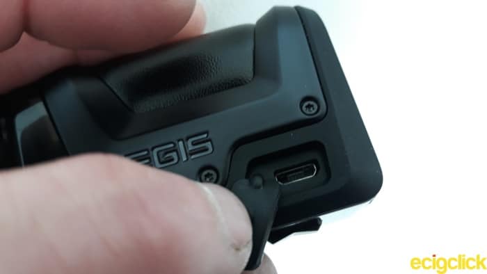 Geek vape Aegis Hero Micro USB port