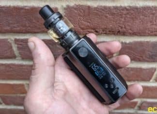 Vaporesso Target 220W Kit hand check pic 2