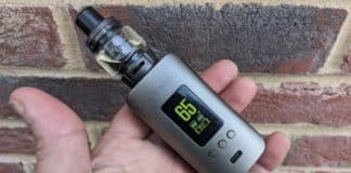 Vaporesso Gen 200 kit hand check pic 2