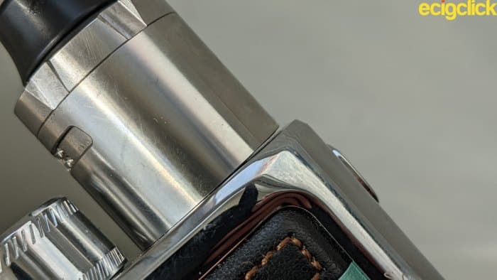 Eleaf iStick Pico Le showing gap between 510 plate and atty when screwed down image