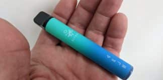 Elf Bar ELFA pod kit hand check image