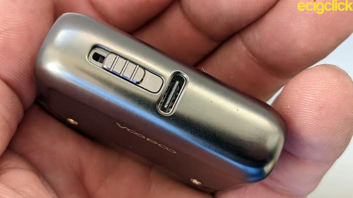 Airflow slider and USB port on Voopoo Argus P1 pod kit