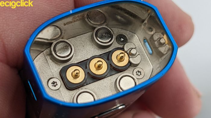 Inside the battery section of the Vaporesso Luxe XR pod kit