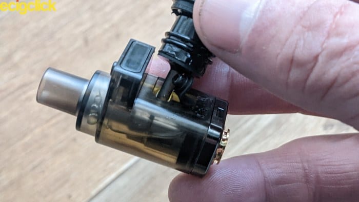 Filling the pod of the SMOANT KNIGHT 40 pod kit