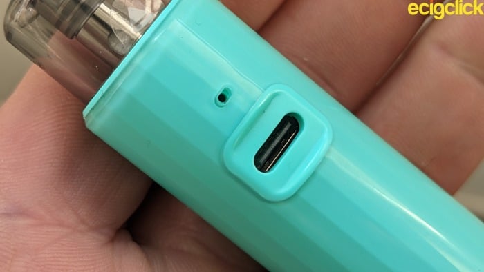 usb port and airflow inlet on Voopoo Doric Q pod Kit