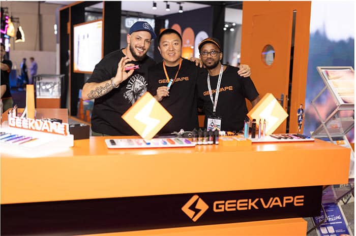 vapers-geekvape-stand