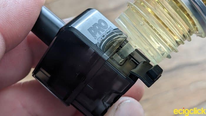 How to fill the Uwell Crown B pod 