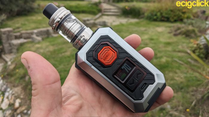 Vaporesso Armour MAX hand check image