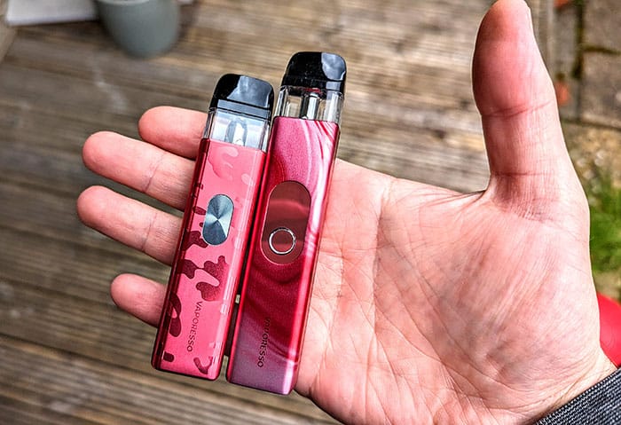 XROS 4 and Xros 4 mini in hand