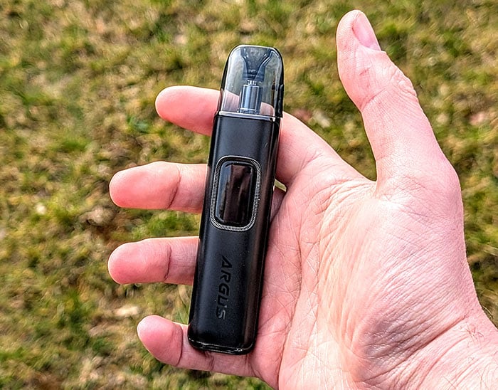 voopoo argus g3 in hand