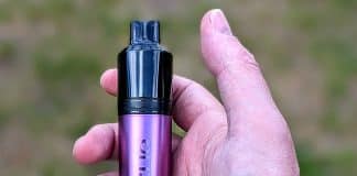 avomi cliq in hand