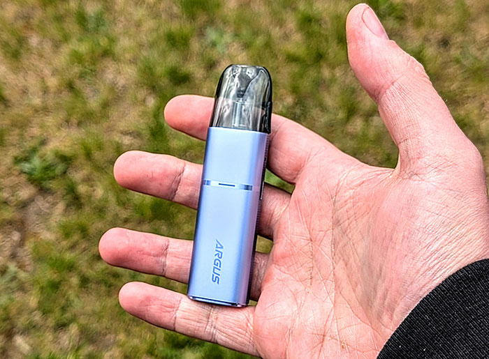 Voopoo Argus G3 Mini in hand