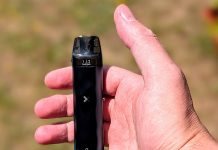 elfbar elfx mini in hand