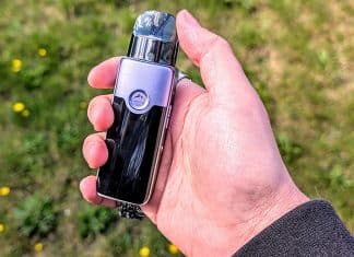 voopoo vinci e80 in hand