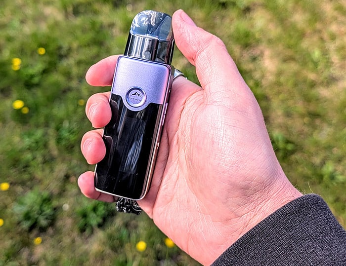 voopoo vinci e80 in hand