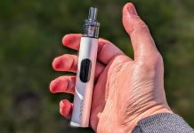 Innokin Plexus Pro Review- Evolving The Tube Mod? white plexus pro in hand