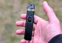 Vaporesso XROS 5 Review- Cross (XROS?!) The Limits? vaporesso xros 5 in hand