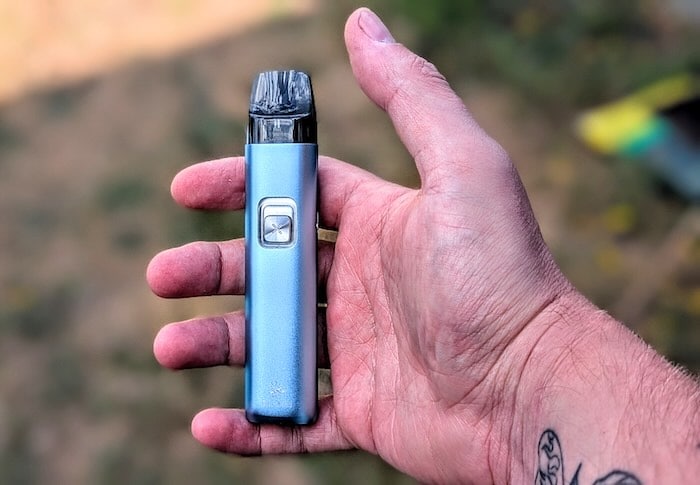 elfbar elfx 2 in hand