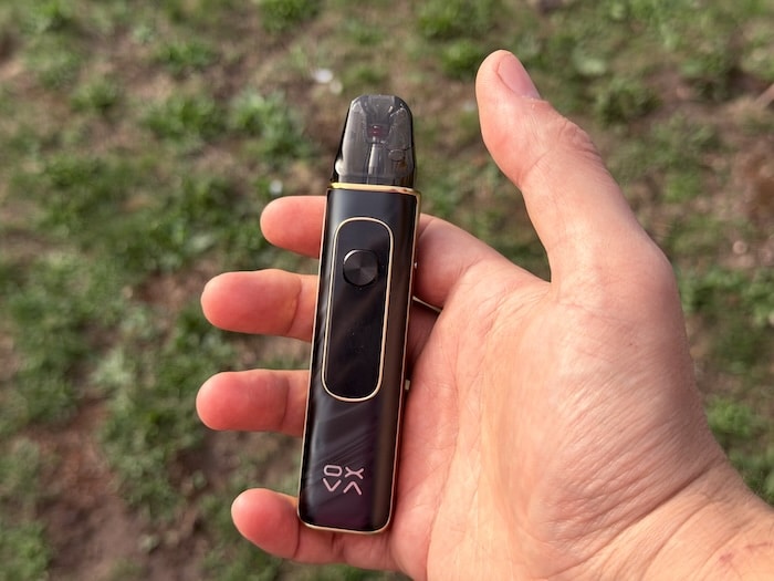 oxva xlim pro 4 in hand